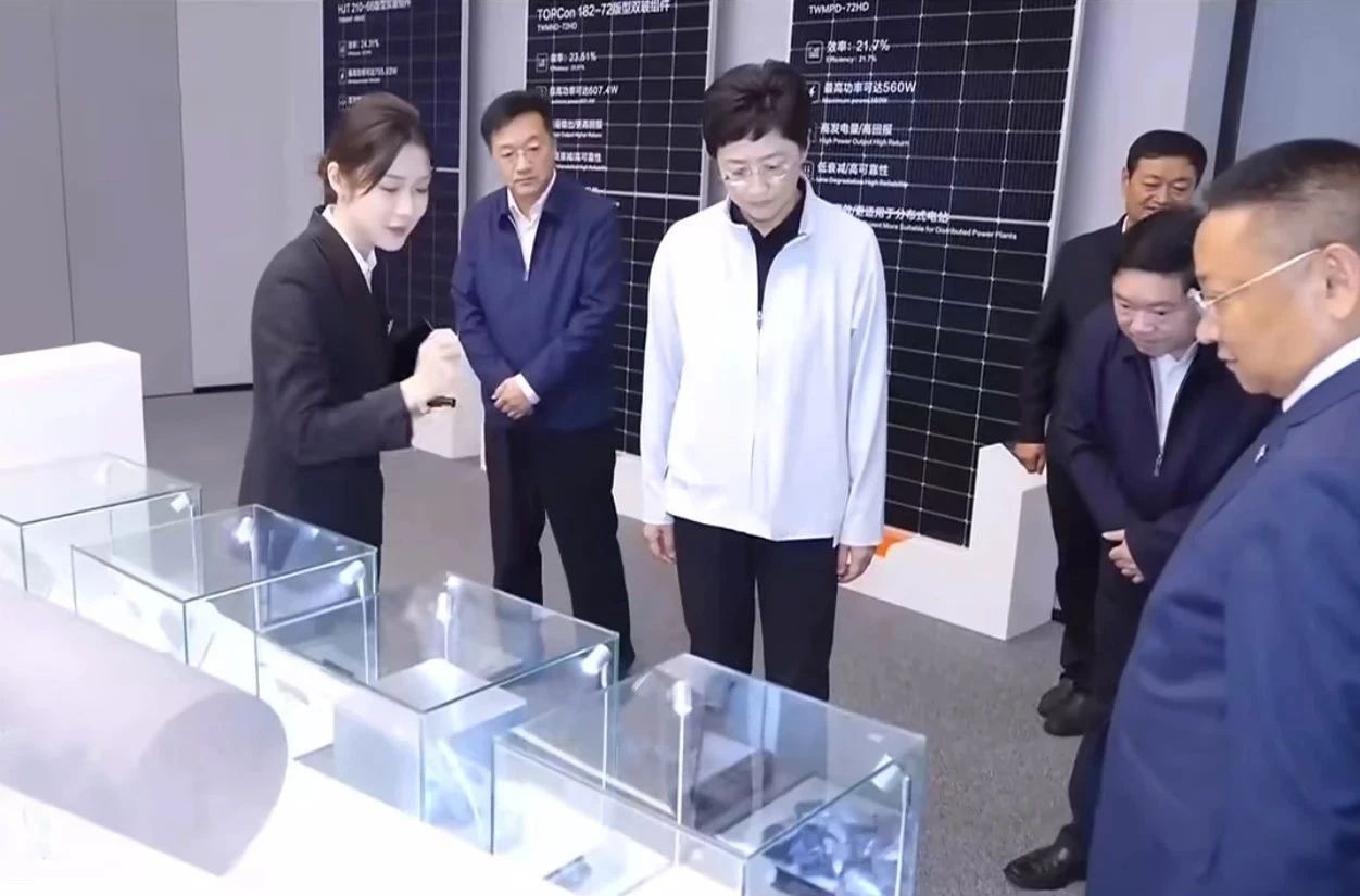 4b1c7564c06135e637e5ebd633847aeb.jpg 4b1c7564c06135e637e5ebd633847aeb.jpg