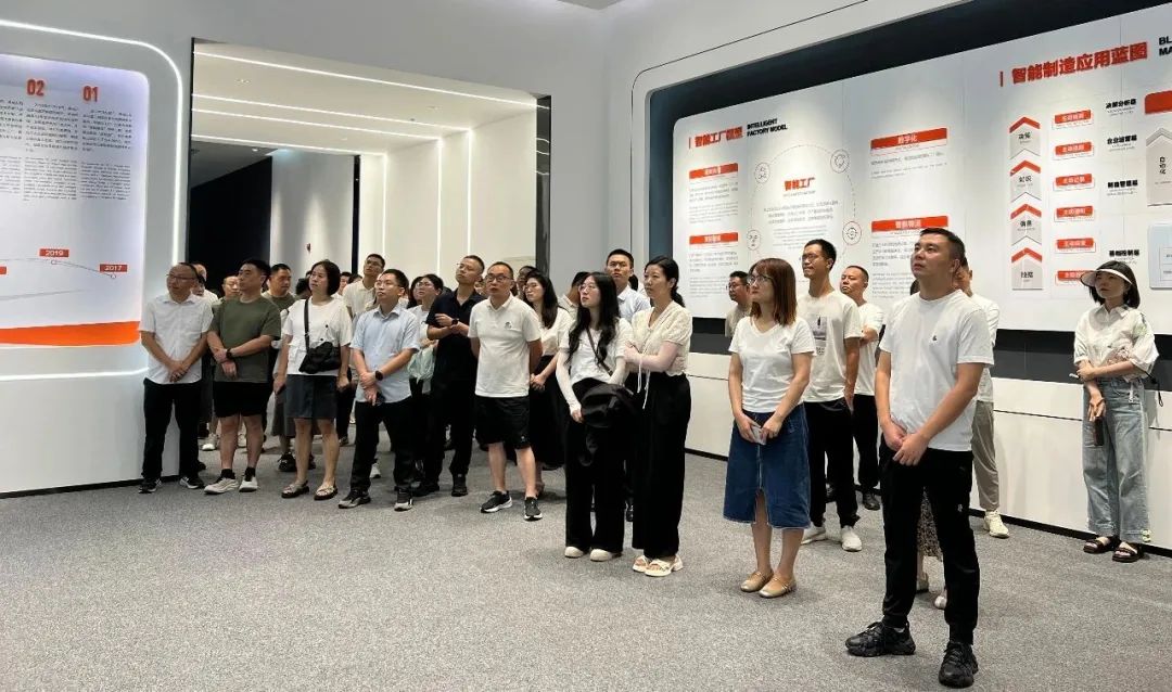 390caf3a8af1dc5539f43e84763cca34.jpg 390caf3a8af1dc5539f43e84763cca34.jpg